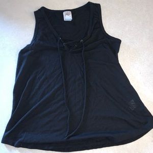 sleeveless top